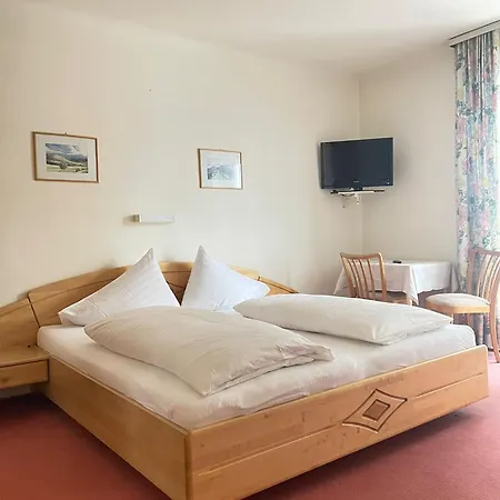 ゲストハウス Brunnhof Gastein 3*